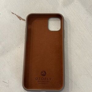 Otofly silicone case -IPhone 11 case - no box never used.